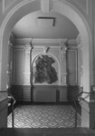 Die Halle mit dem Gemälde von Fritz Huhnen. Aufnahmedatum unbekannt. Bild: Stadt Krefeld, Stadtarchiv