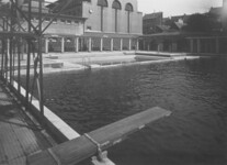 Das Freibad vor 1939.Bild: Stadt Krefeld, Stadtarchiv