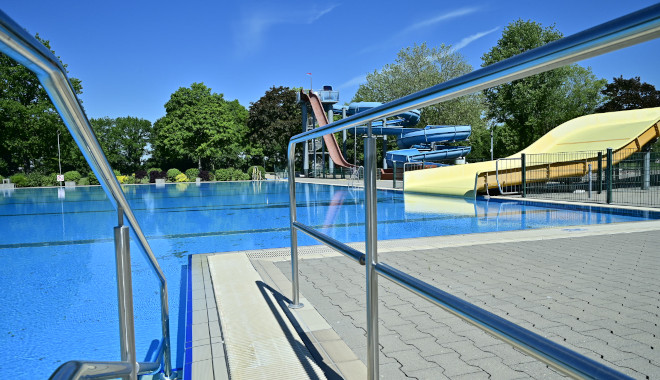 Das Mehrzweckbecken im Badezentrum Bockum. Foto: Stadt Krefeld, Presse und Kommunikation, A. Bischof Das Mehrzweckbecken im Badezentrum Bockum. Foto: Stadt Krefeld, Presse und Kommunikation, A. Bischof