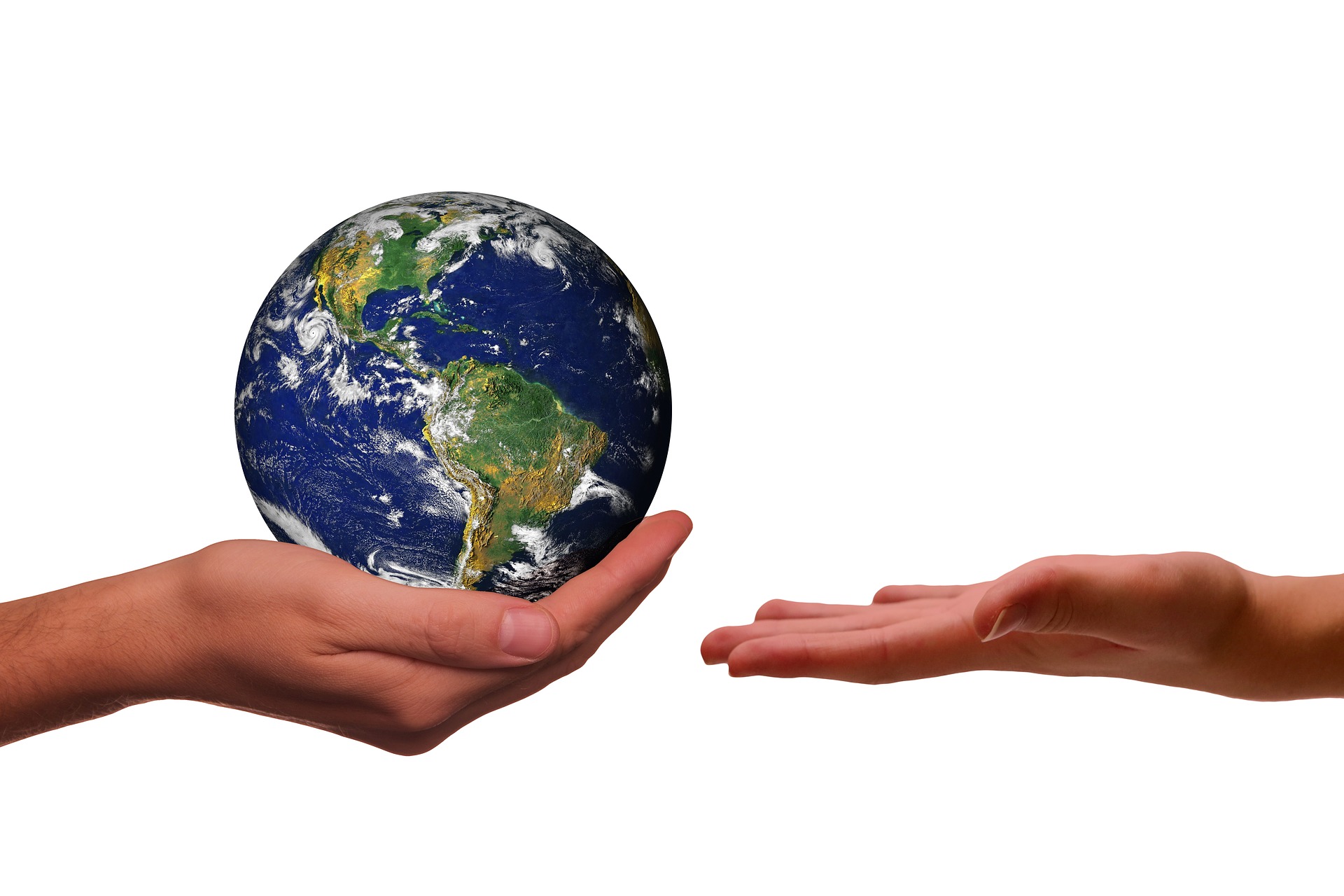 Bild: Hand die den Planet Erde hält, um ihn einer anderen Hand sicher zu überreichen.