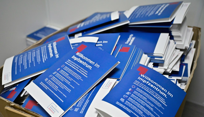 Mappen im Impfzentrum. Foto: Stadt Krefeld, Presse und Kommunikation, A. Bischof Mappen im Impfzentrum. Foto: Stadt Krefeld, Presse und Kommunikation, A. Bischof