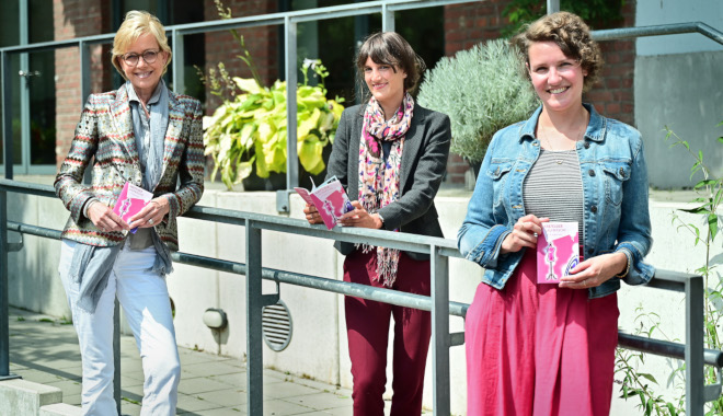 (Von links) Ulrike Kähler, Igedo Company, Fachbereichsleiterin Claire Neidhardt und Anika Kern vom Stadtmarketing. Foto: Stadt Krefeld, Presse und Kommunikation, A. Bischof (Von links) Ulrike Kähler, Igedo Company, Fachbereichsleiterin Claire Neidhardt und Anika Kern vom Stadtmarketing. Foto: Stadt Krefeld, Presse und Kommunikation, A. Bischof