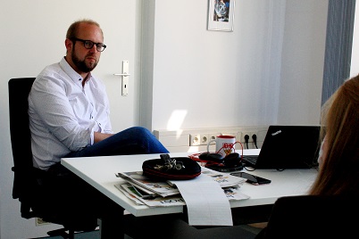 Bild von Herrn Peters im Interview