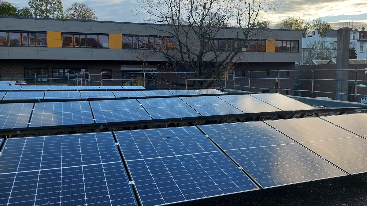 Eine Photovoltaikanlage auf der Prinz-Ferdinand-Schule.Bild: Stadt Krefeld, ZGM